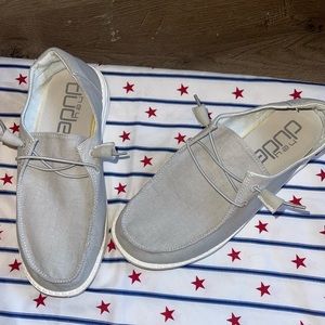 Hey Dudes Women Size 9